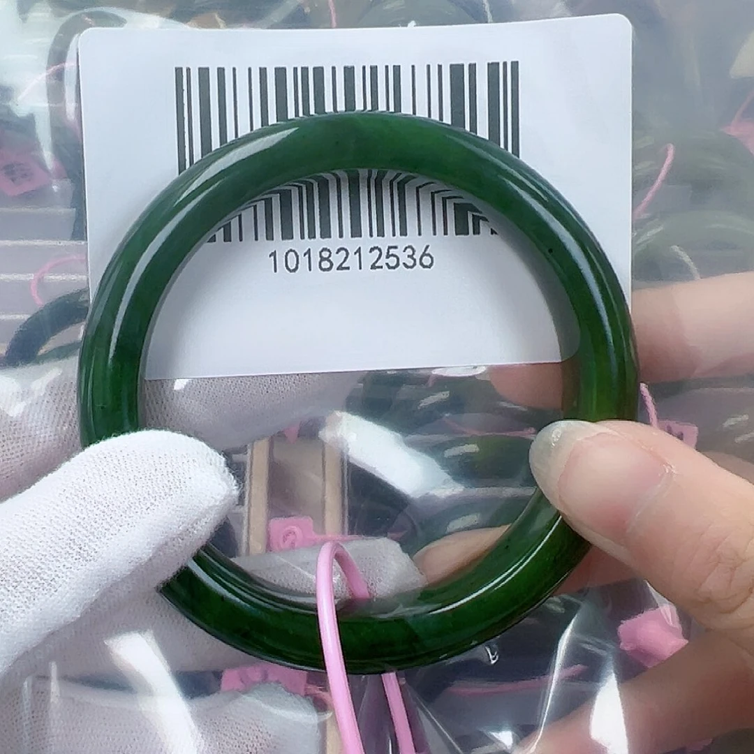 和田玉（碧玉）手镯未镶嵌6061