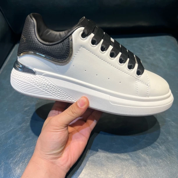 时尚小白鞋情侣款运动休闲板鞋百搭潮流四季潮鞋经典厚底低帮