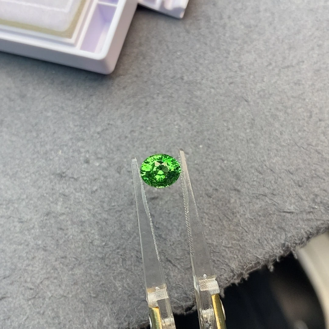 石榴石（沙弗莱）未镶嵌珠宝半成品1.15ct 卡扎尼