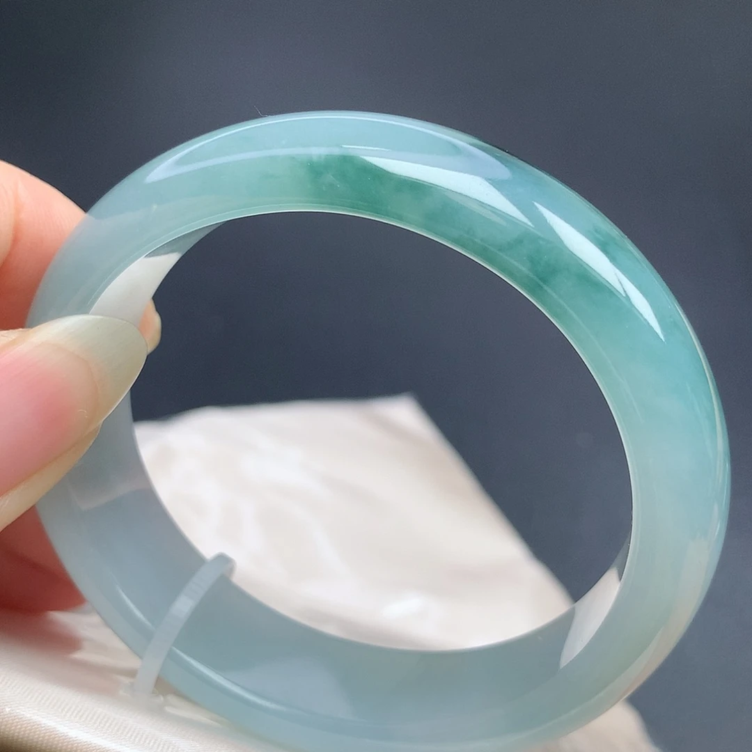 翡翠未镶嵌手镯（贵妃镯）53.5圈口