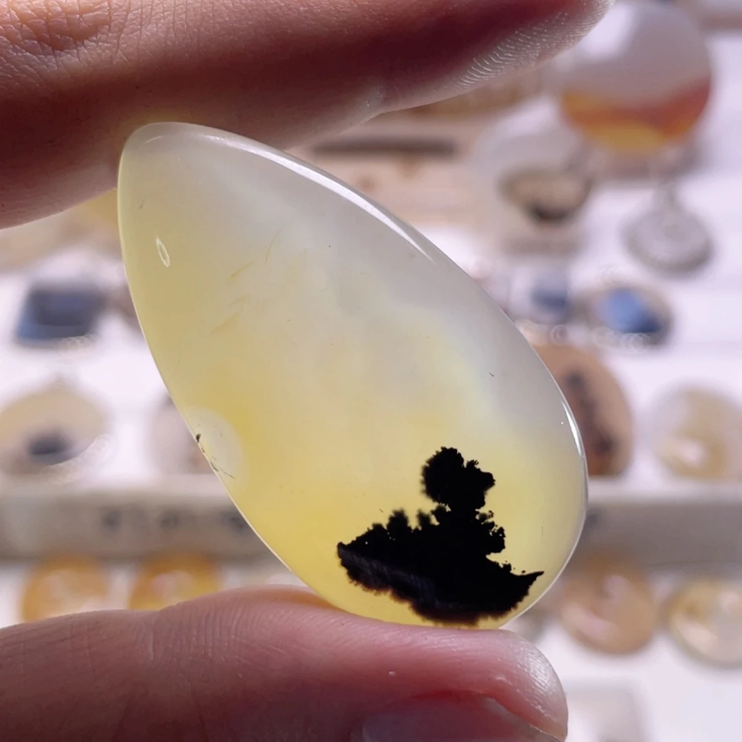 玛瑙/玉髓未镶嵌珠宝奇石