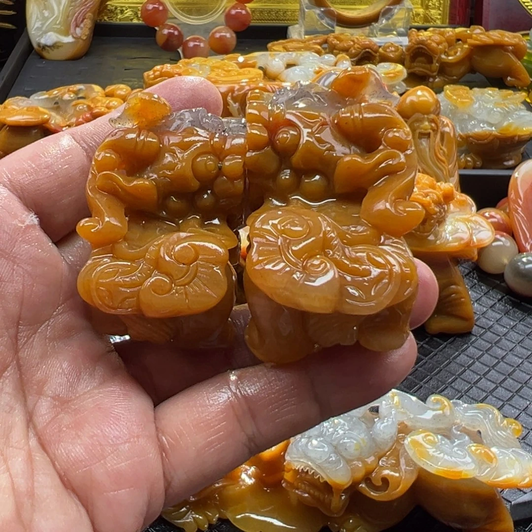 彬***礼颈饰未镶嵌石英质玉