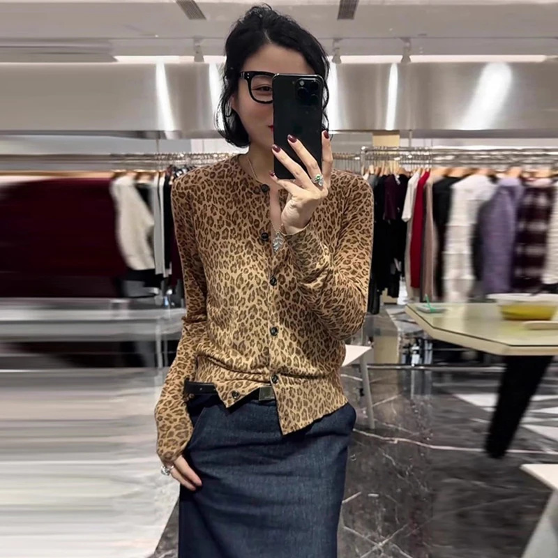 韩系高级感豹纹长袖衬衫外套女士2025初秋新款轻奢减龄洋气上衣