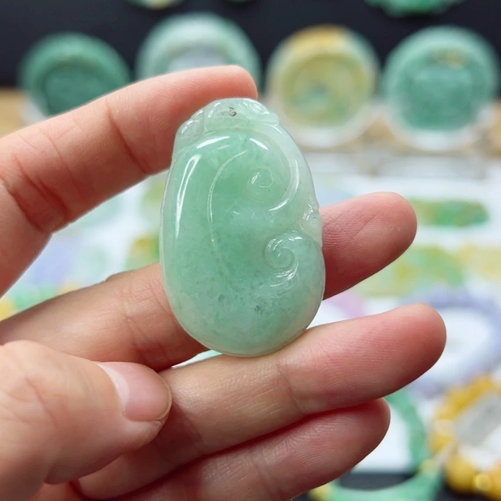 颈饰未镶嵌翡翠吊坠