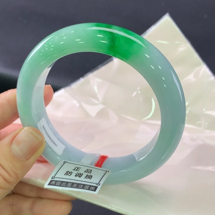 翡翠未镶嵌手镯正圈59.5轮胎