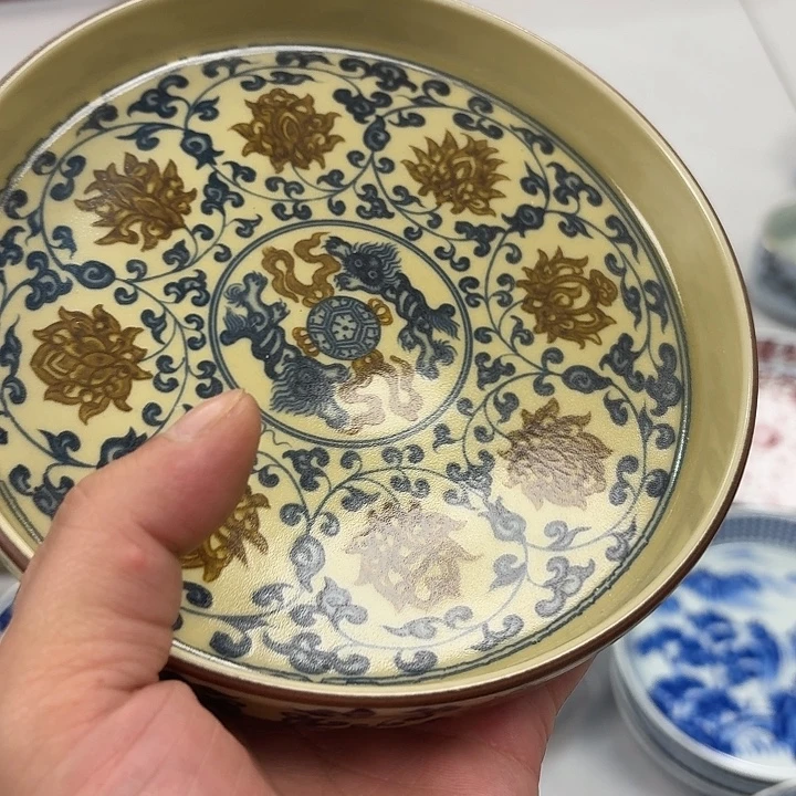 瓷片釉里金缠枝莲大胡乘景德镇