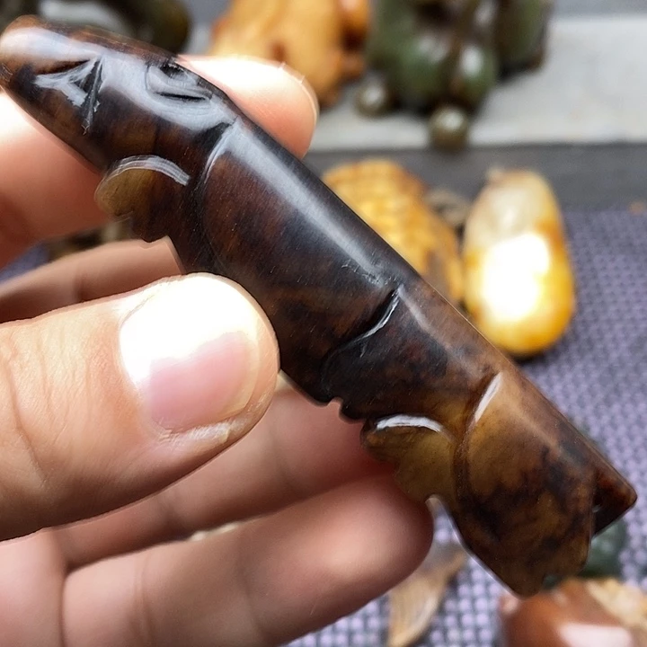 未镶嵌蛇纹石玉颈饰