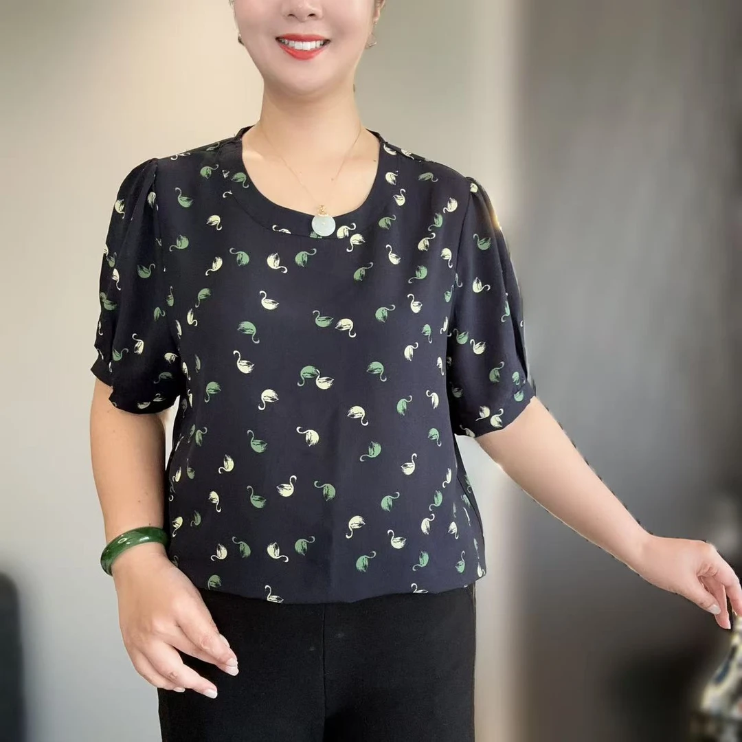 2025夏季轻薄凉快短袖时尚洋气圆领缎面宽松上衣短袖小衫夏季百搭