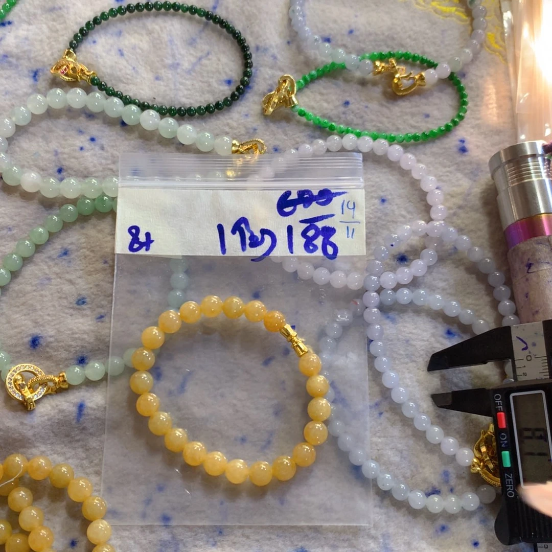 定制翡翠未镶嵌天然缅甸翡翠多样性