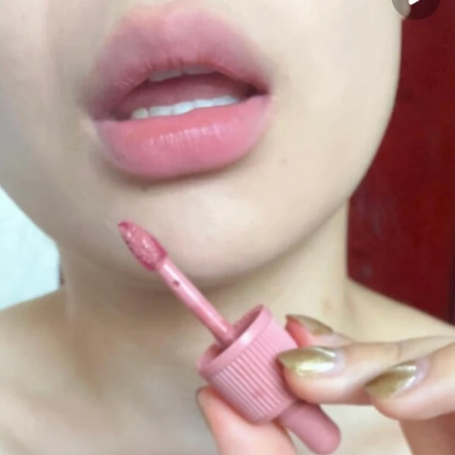 俺找到了清冷美女的颜色 peripera菲丽菲拉小奶瓶唇釉新色45唇彩