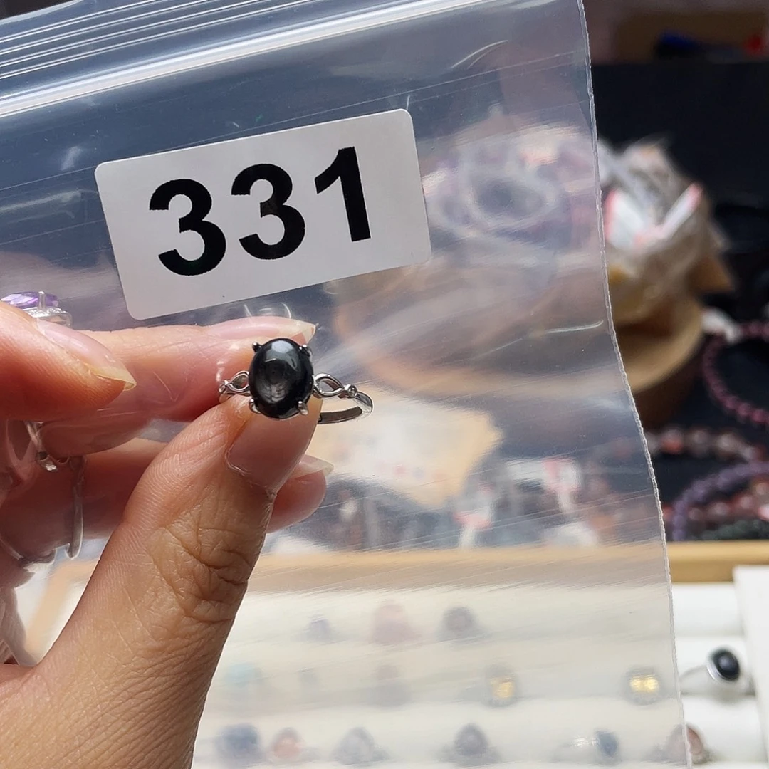 宝***熙水晶戒指银S925镶嵌戒指331。