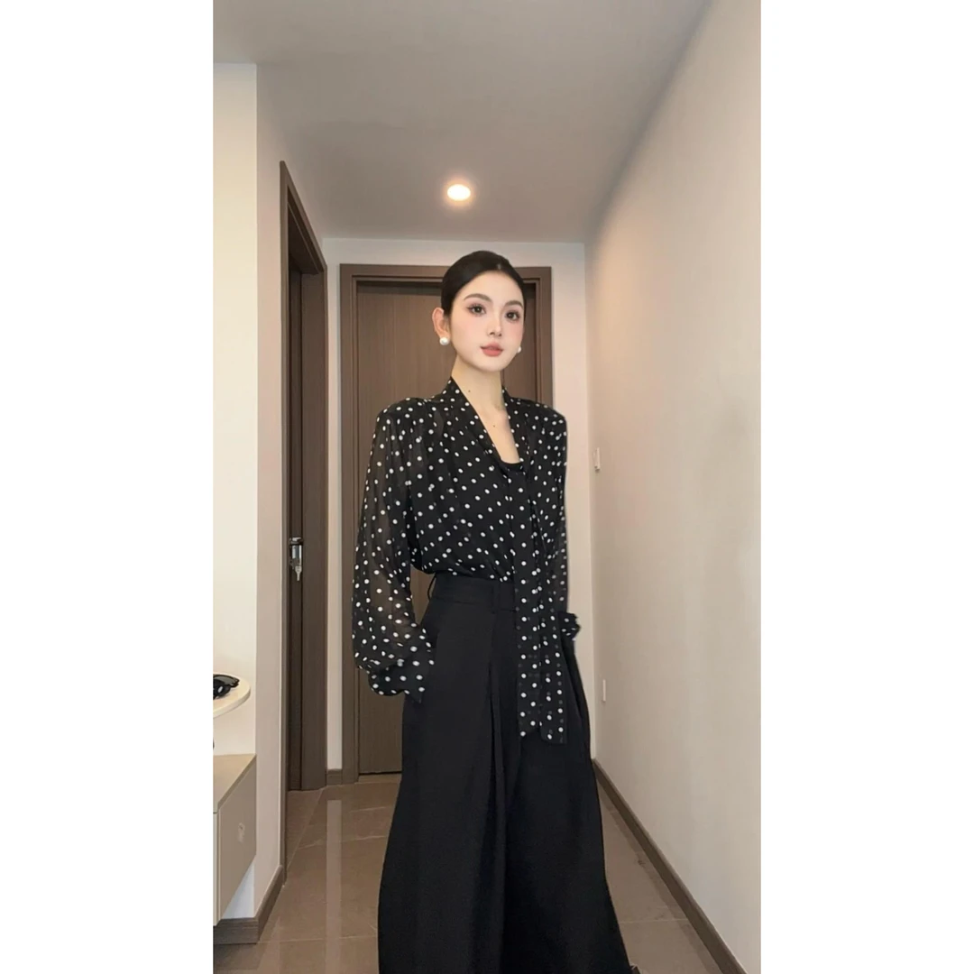 蝴蝶结波点衬衫女2025夏季新款复古法式宽松慵懒感气质上衣气质