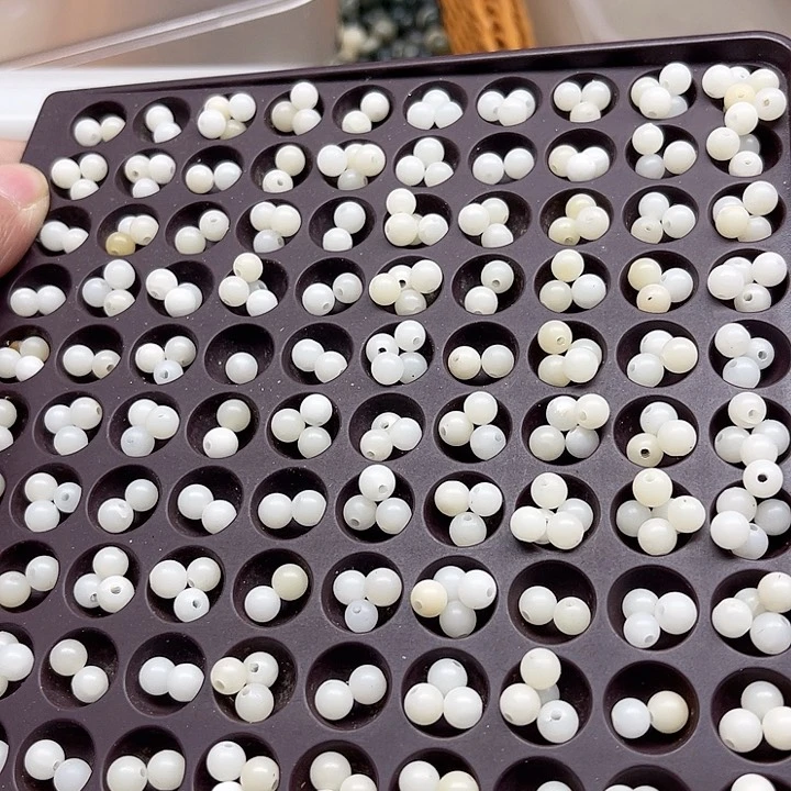 白玉菩提吊坠瑕疵6白玉圆珠1盘