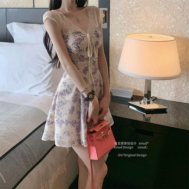 杜总家 紫藤缠心*原创法式女人味收腰度假碎花V领抽绳绑带连衣裙