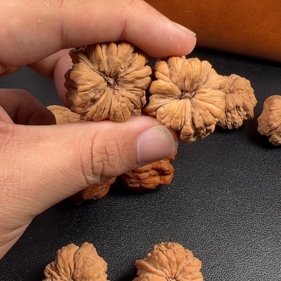 一***睡文玩核桃把件蓟县补天石34