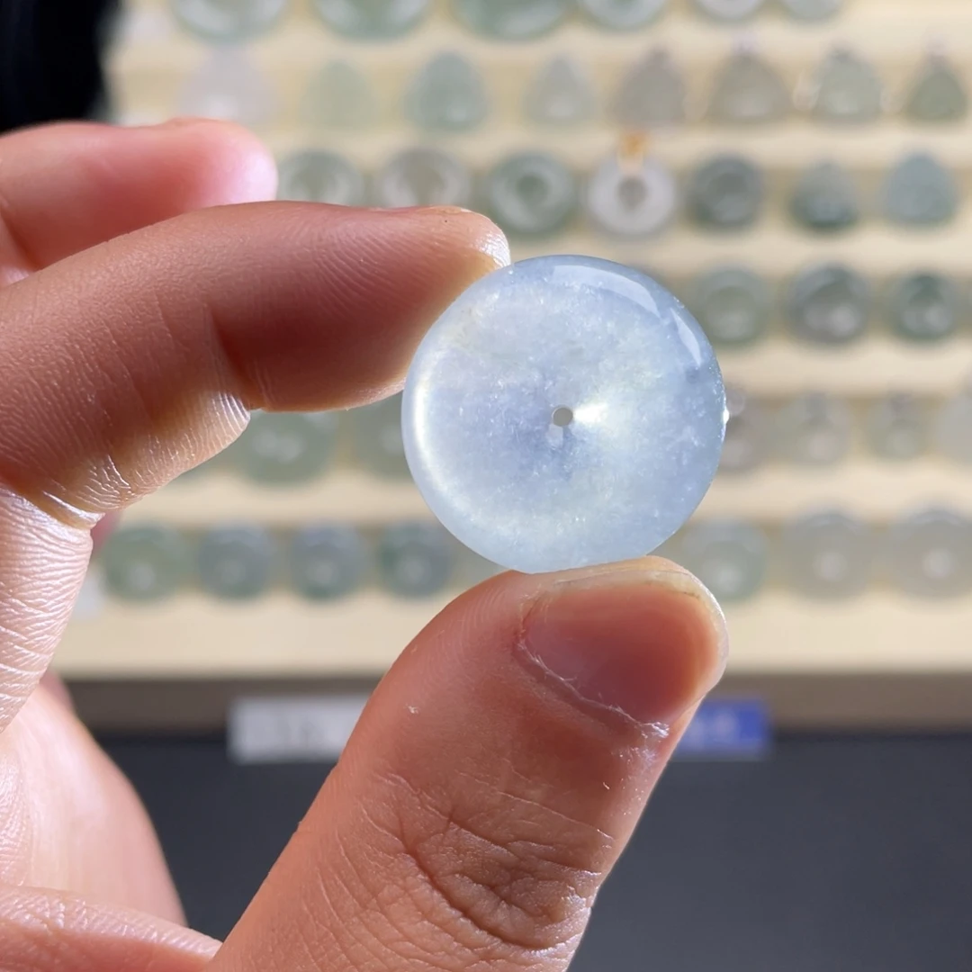 翡翠未镶嵌颈饰55677888655567