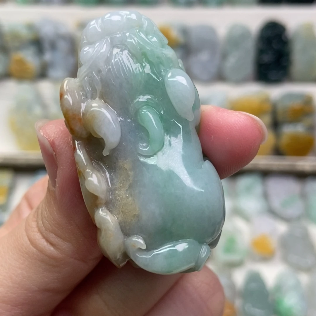翡翠吊坠(赠链)未镶嵌
