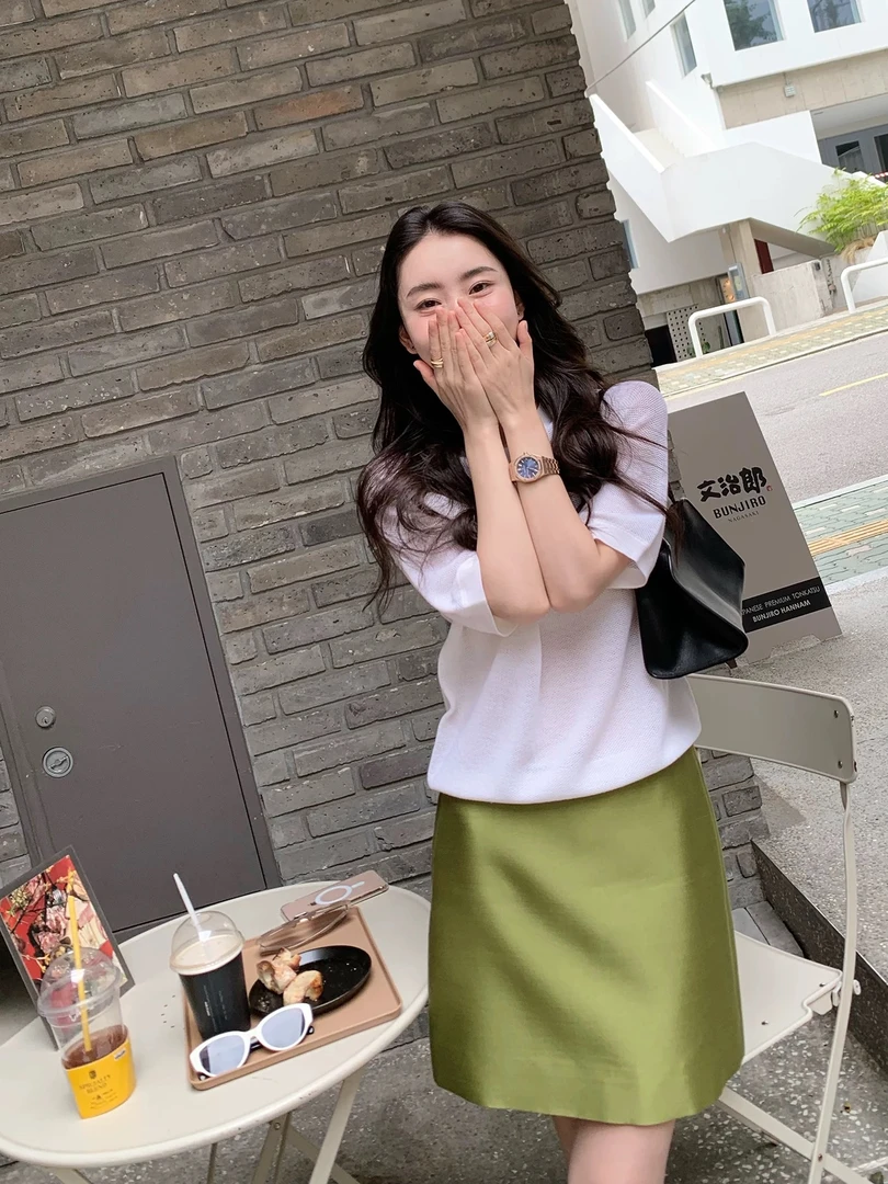 2025年新款夏季高腰显瘦绿色半身裙女小个子高级感气质包臀短裙子