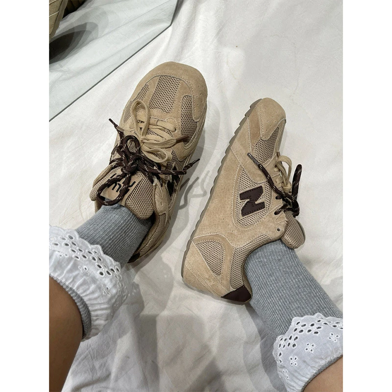 小众复古圆头丑萌阿甘德训鞋女2025年新款平底内增高运动休闲板鞋