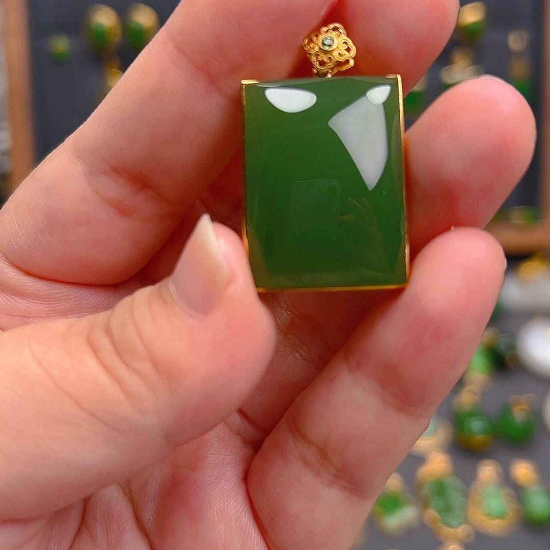 吊坠(不含链)18K金镶嵌和田玉（碧玉）