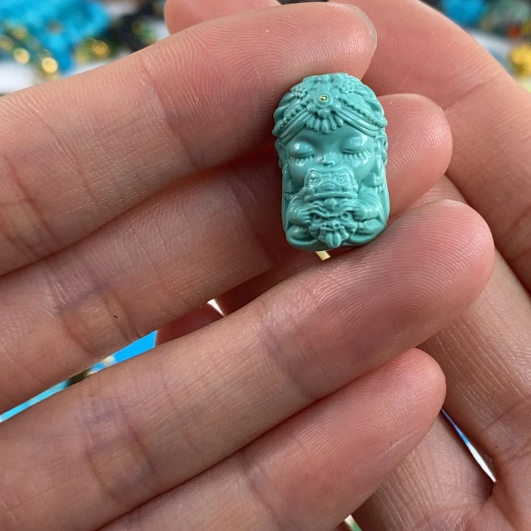 绿松石未镶嵌。扎基