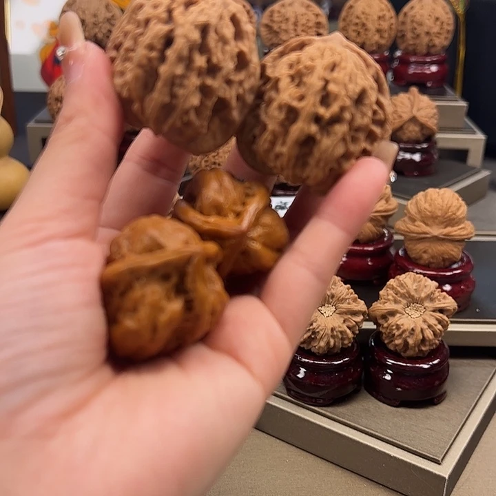 文玩核桃把件三棱➕ 42 虎头v-007