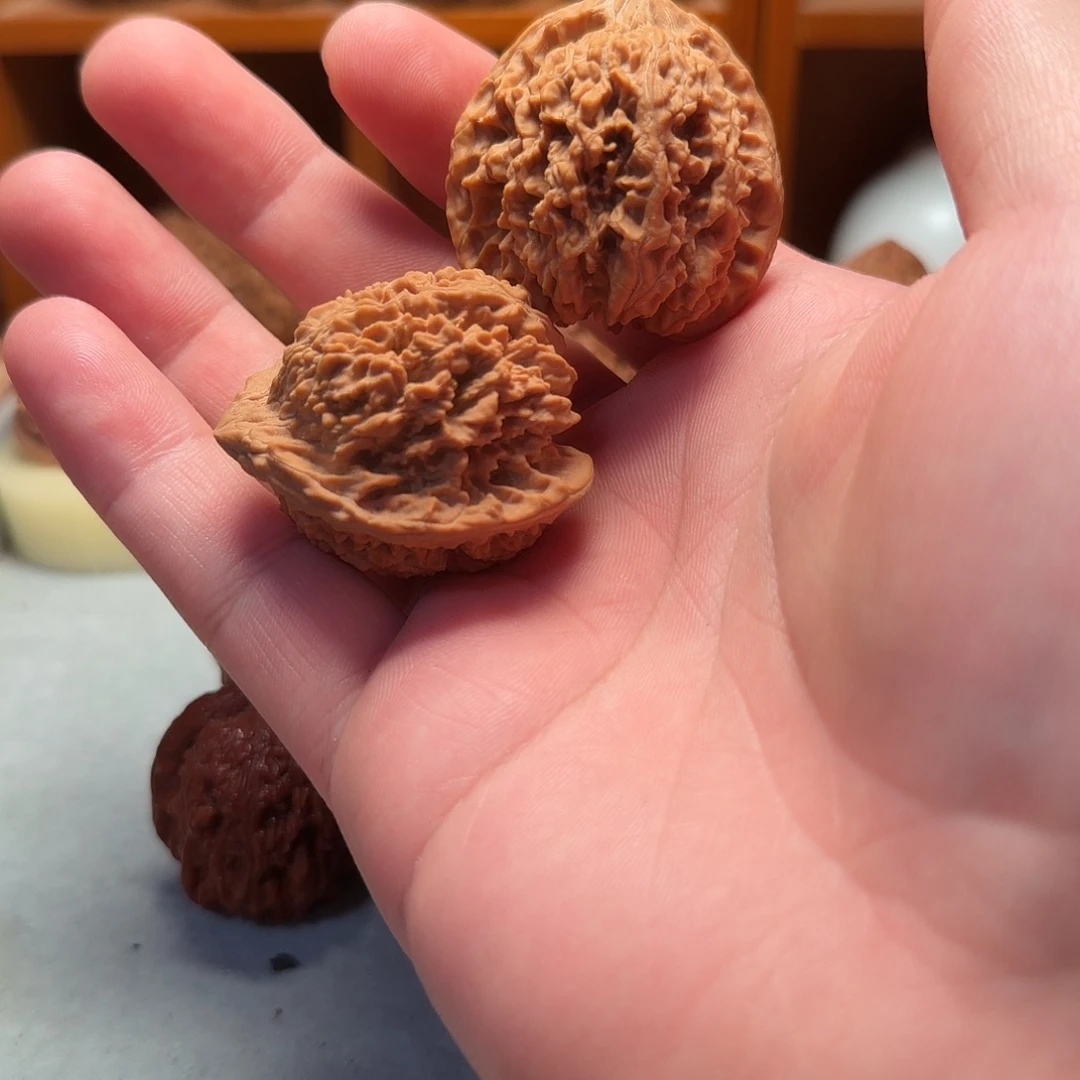 乐***唯文玩核桃把件山地满天星