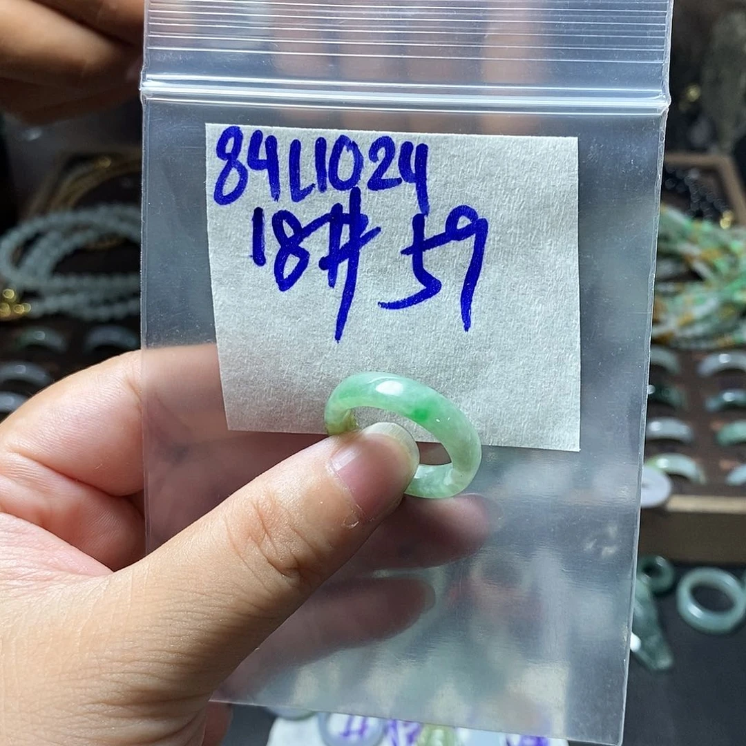 未镶嵌定制翡翠翡翠