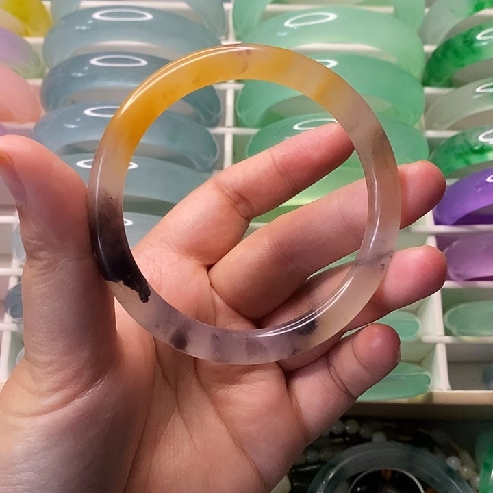 未镶嵌手镯石英岩玉