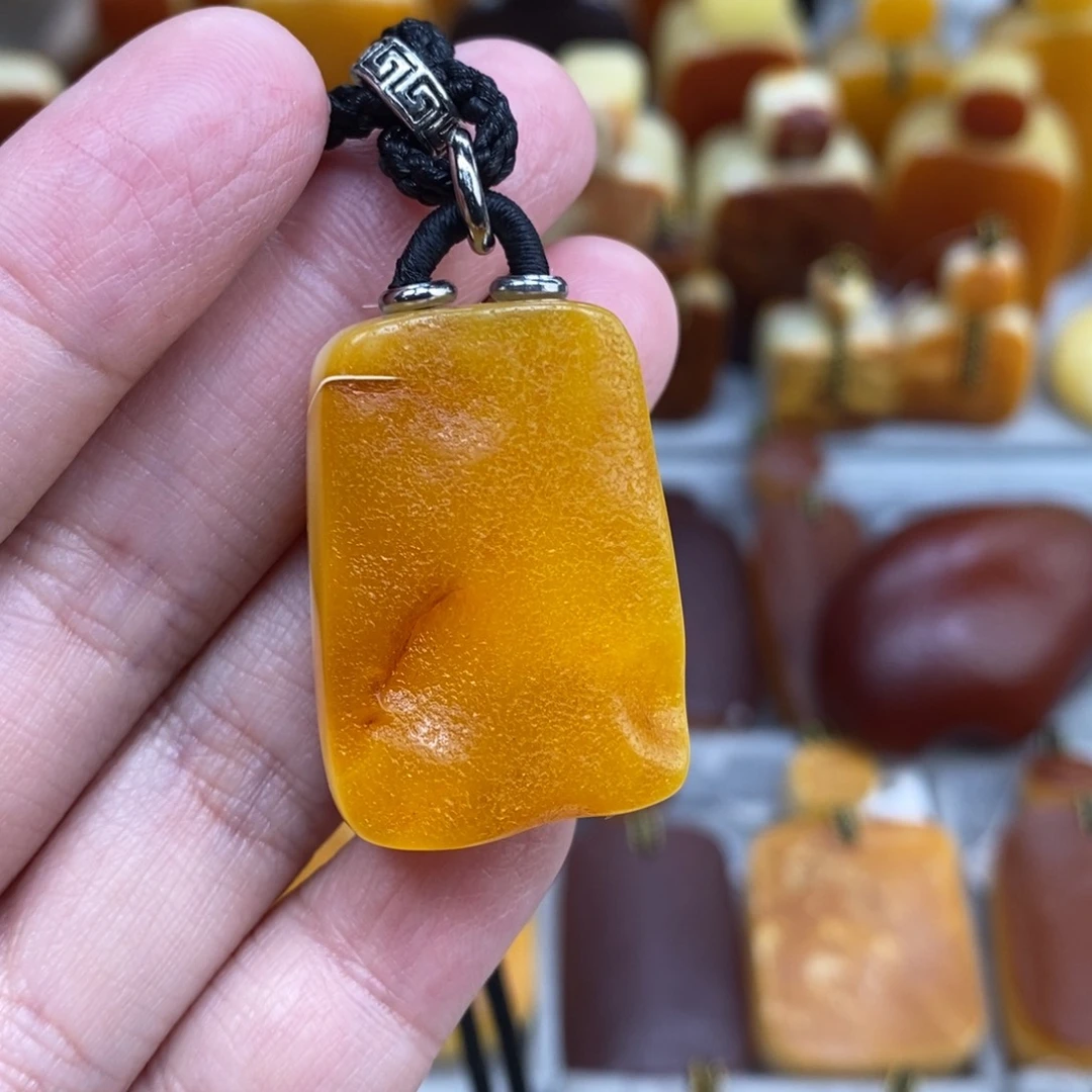 蜜蜡未镶嵌珠宝奇石