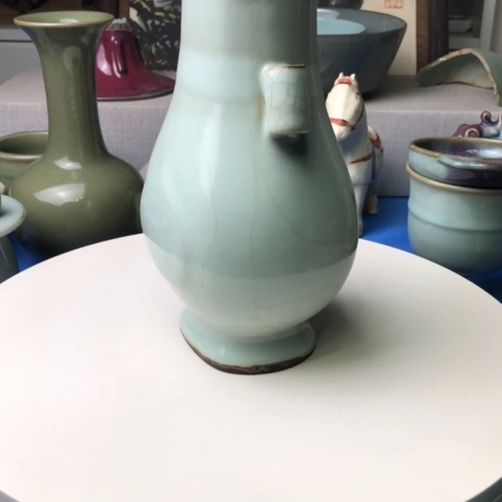 杰***兆瓷片官窑双耳瓶啤酒和烧烤