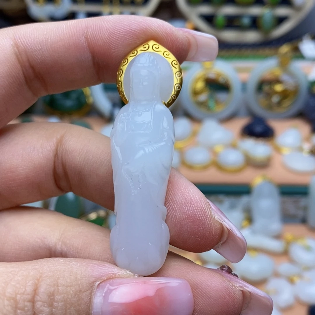 和田玉颈饰18K金镶嵌小*瓶