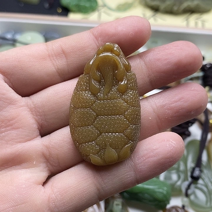 颈饰未镶嵌和田玉
