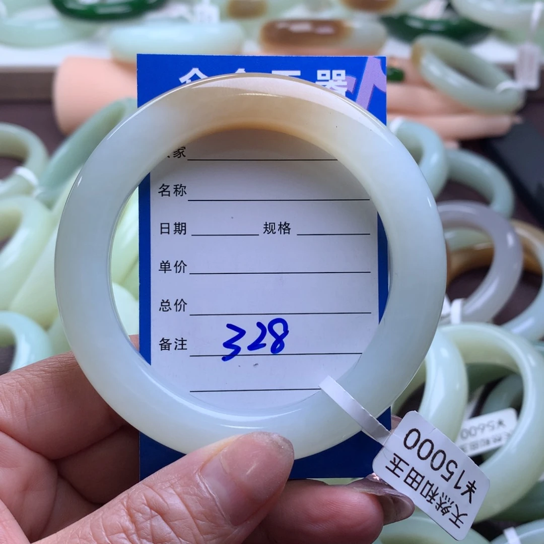 和田玉手镯未镶嵌