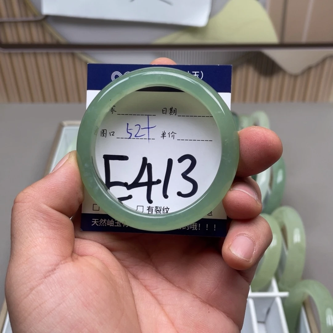 岫玉手镯手镯未镶嵌