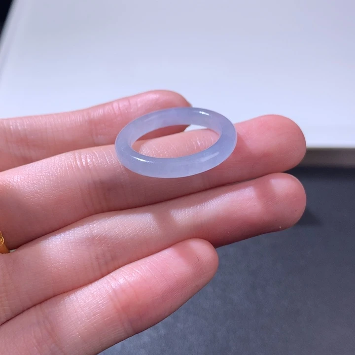 未镶嵌定制翡翠春***光戒指