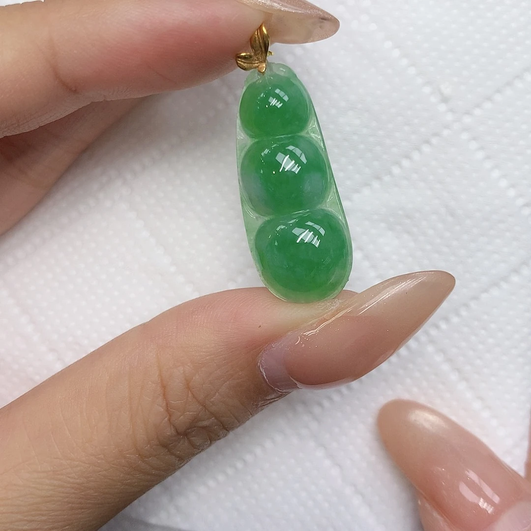 颈饰18K金镶嵌翡翠