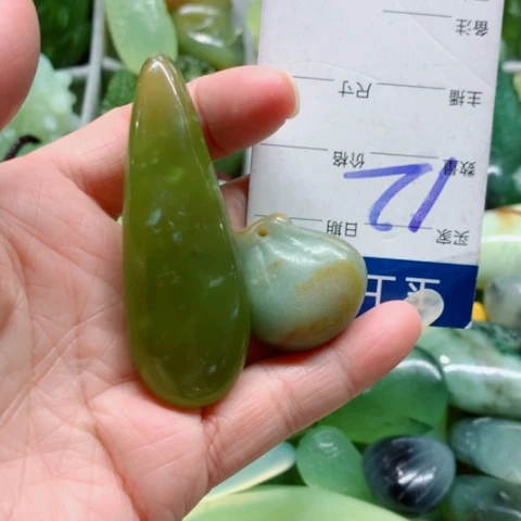 蛇纹石玉未镶嵌手把件