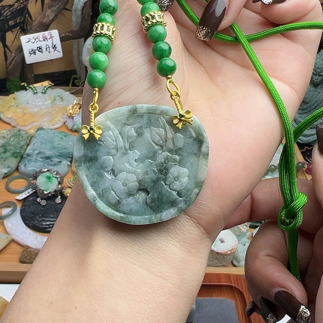 翡翠吊坠(赠链)未镶嵌吊坠5