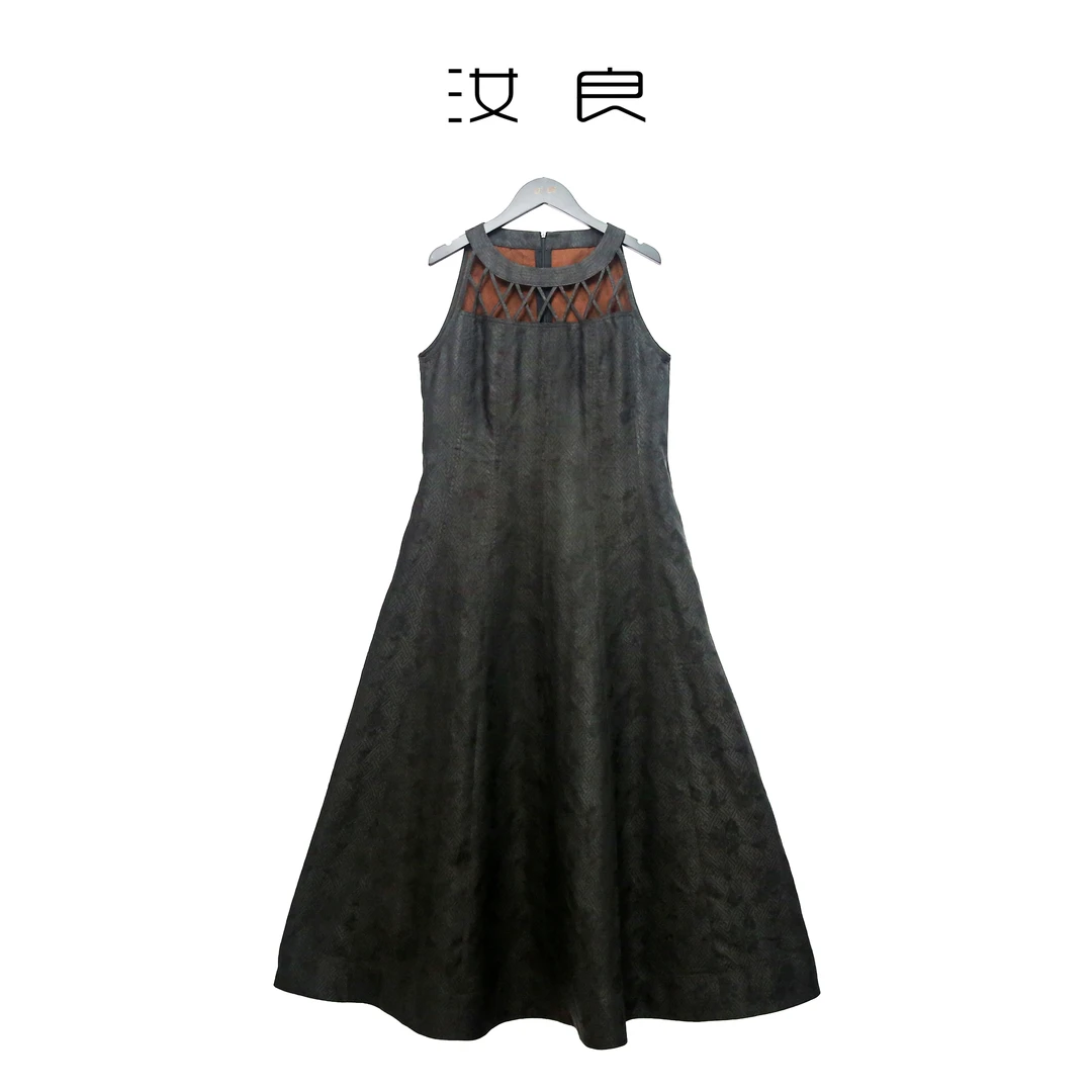 镂空无袖度假风连衣裙