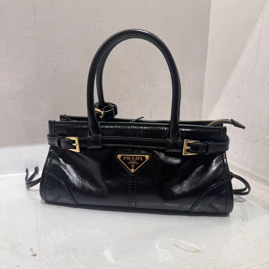 99新 Prada/普拉达 黑金mini手提包/17210923