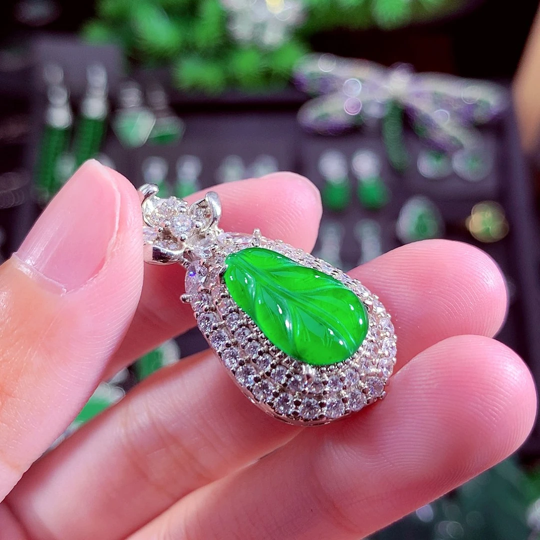 颈饰未镶嵌翡翠天然