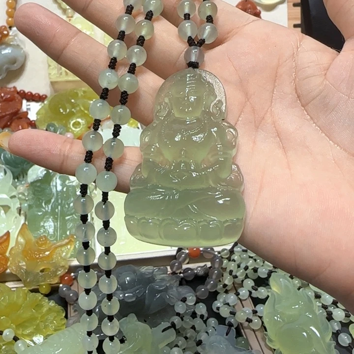 未镶嵌蛇纹石玉吊坠