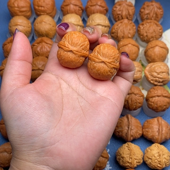 文玩核桃把件勇****郎元宝