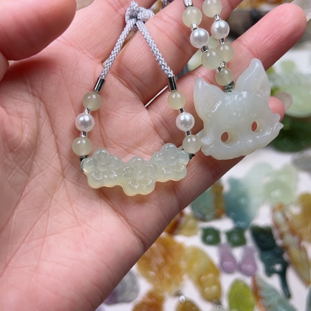 蛇纹石玉未镶嵌颈饰