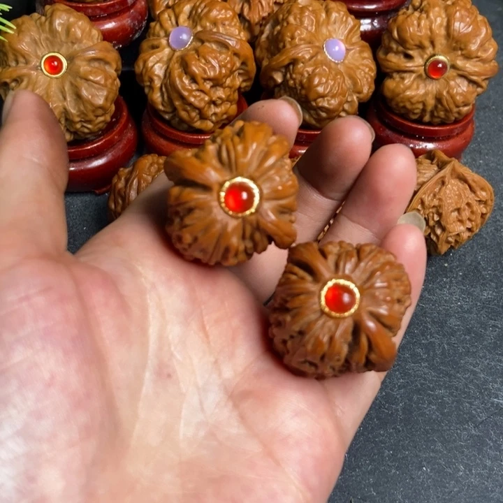 把件文玩核桃额楼下
