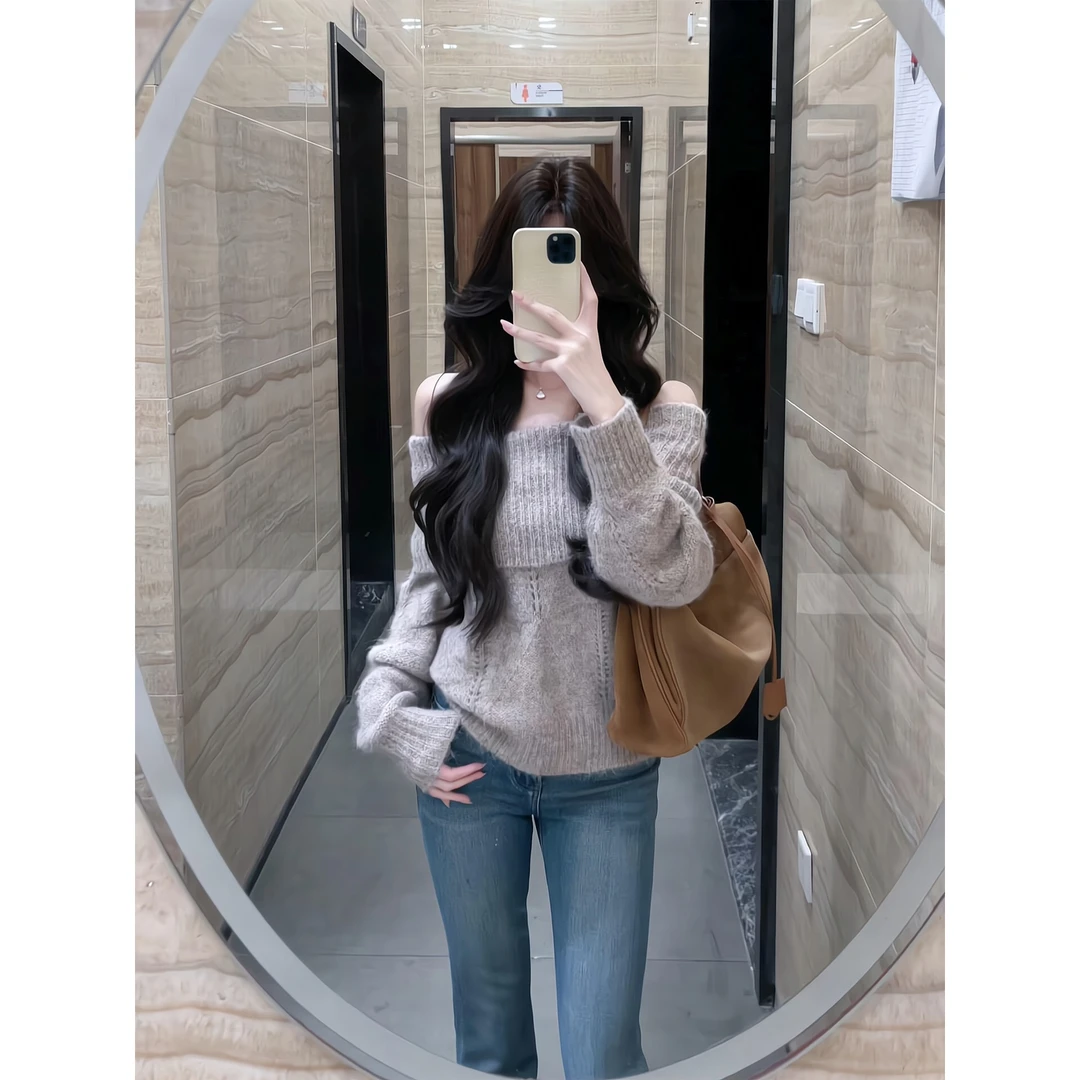 一字肩针织上衣设计感显瘦露肩毛衣微喇牛仔裤弹力拖地喇叭裤子女