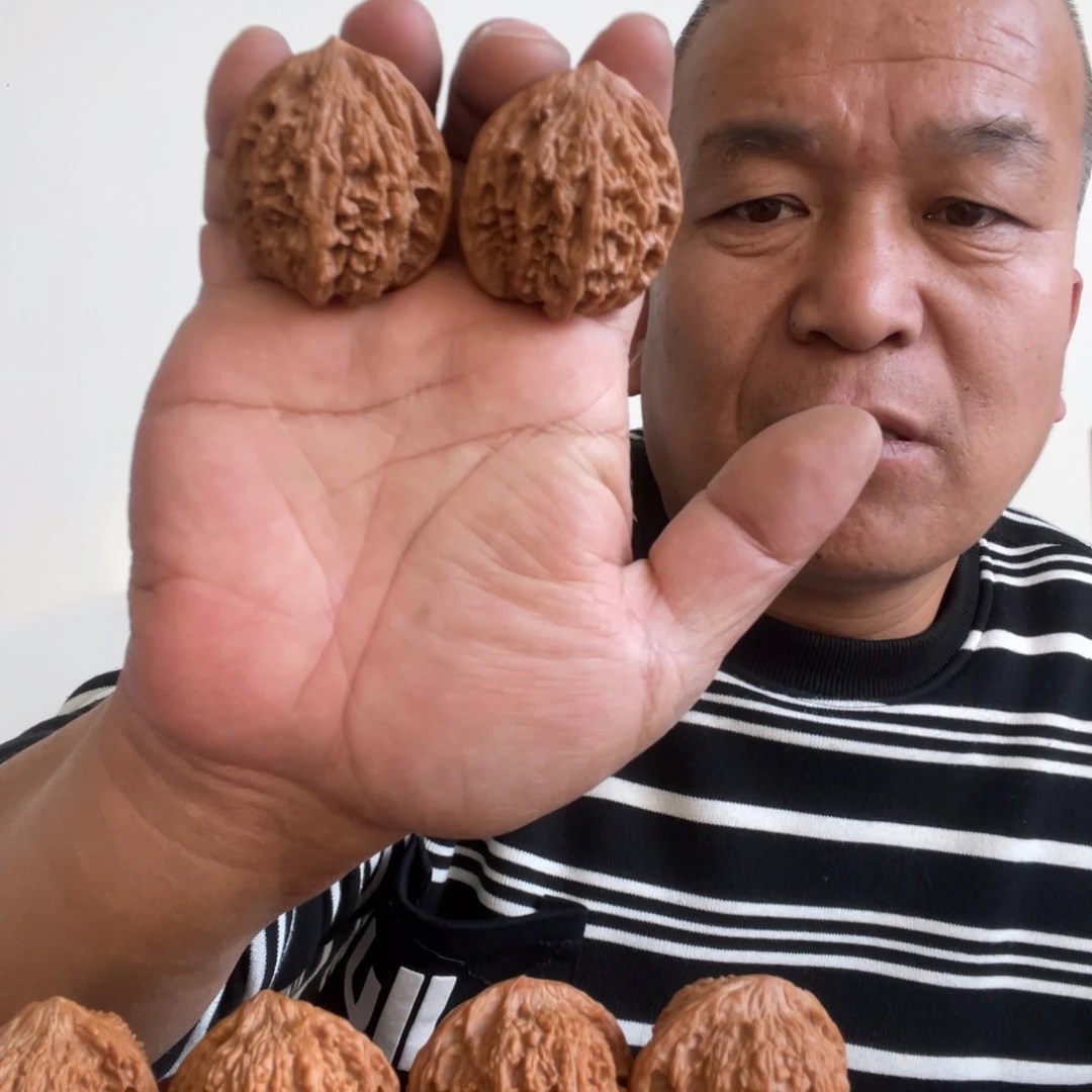 小***乐文玩核桃吊坠虎头40