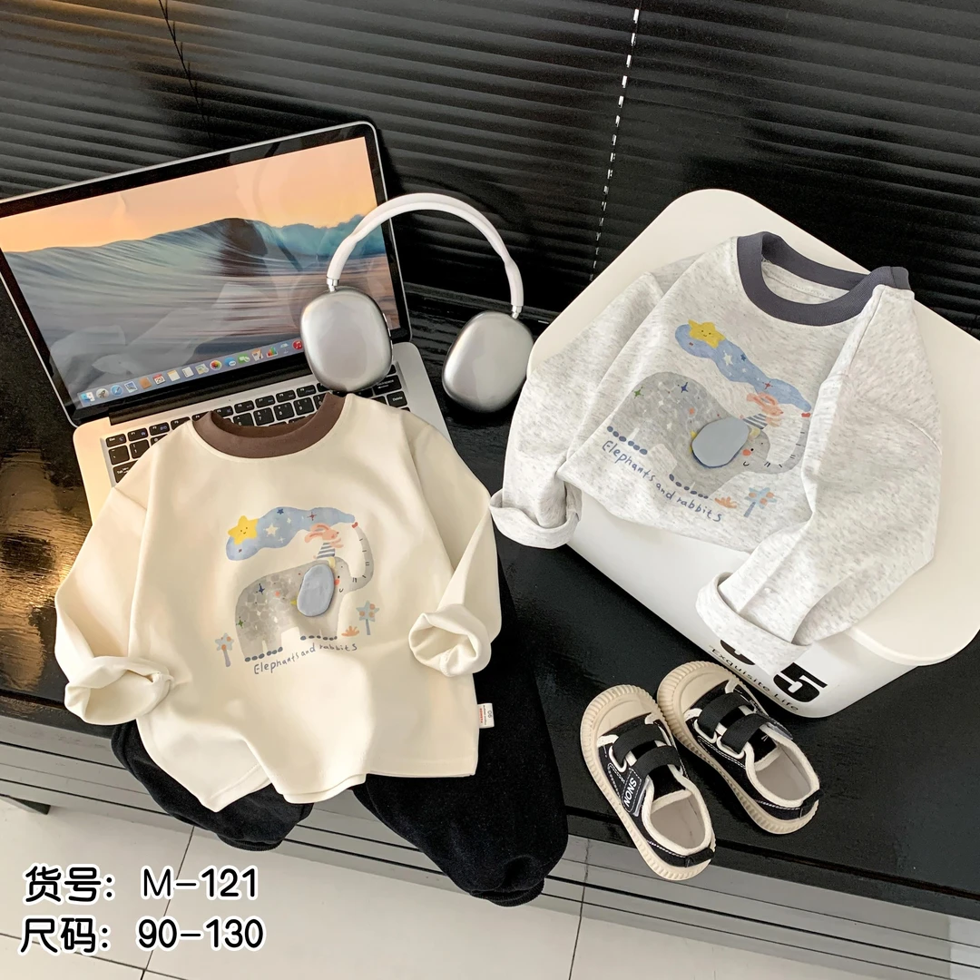 M-121卡通圆领打底衫（咖领米色身）