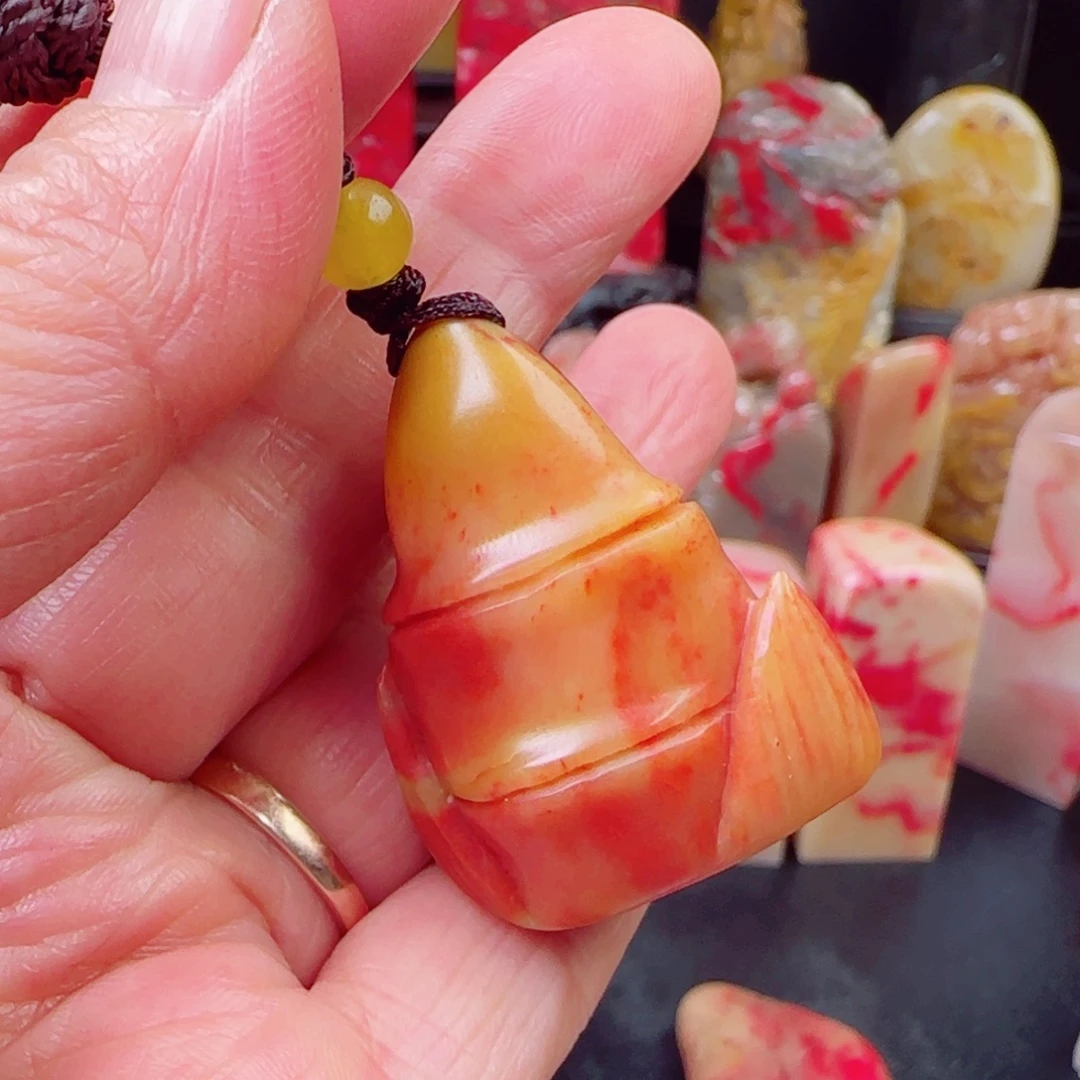 昌化石田黄竹节章